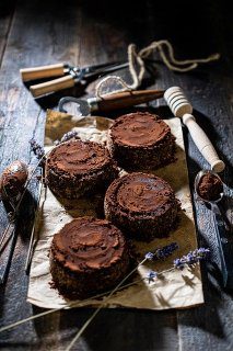 chocolate cake    e